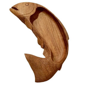 Fuente de madera pez tallado