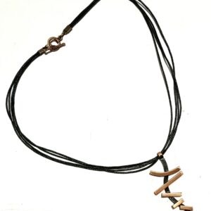 Collar de cobre y cuero natural