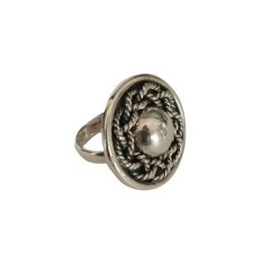 Anillo de plata labrado