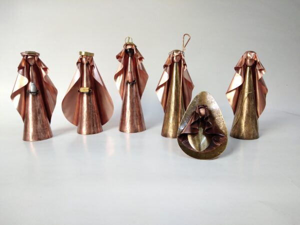 Nacimiento de cobre y bronce hecho a mano - Imagen 2